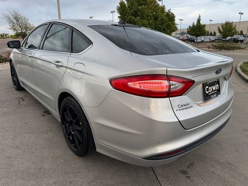Used 2013 Ford Fusion SE FWD image 5