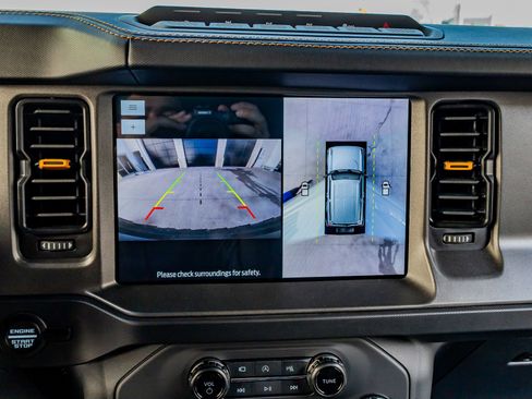 Used 2024 Ford Bronco Badlands image 25