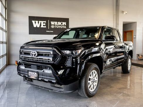 Certified 2024 Toyota Tacoma SR5 image 2