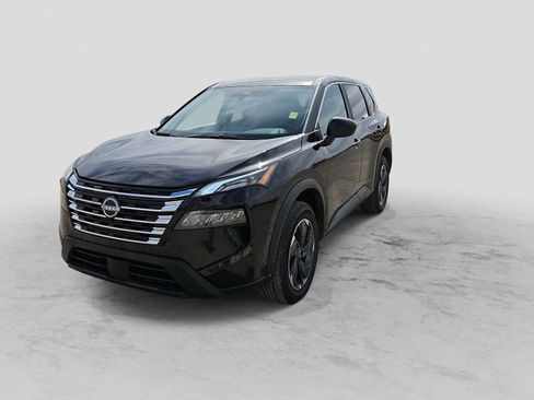 Used 2025 Nissan Rogue SV image 4