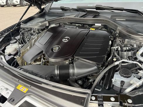 Certified 2025 Mercedes-Benz GLC 300 image 27