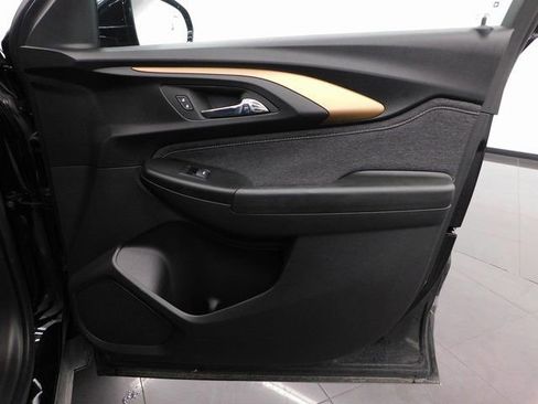 Used 2023 Chevrolet TrailBlazer ACTIV w/ Convenience Package image 32