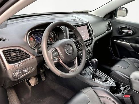 Used 2022 Jeep Cherokee Limited image 12