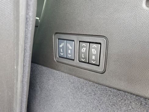 Certified 2025 Cadillac XT6 Sport w/ LPO, Floor Liner Package AWD/4WD image 29