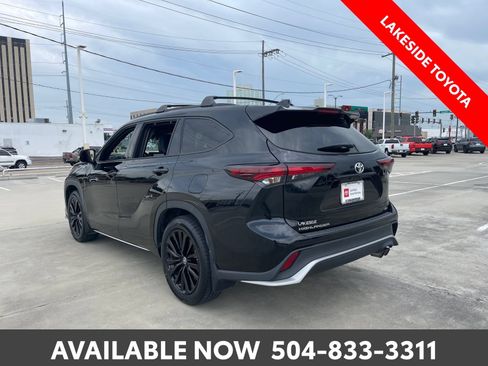 Certified 2024 Toyota Highlander XSE FWD image 4