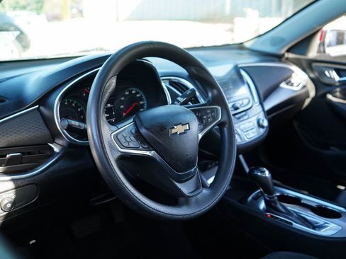 Used 2020 Chevrolet Malibu LT FWD image 6