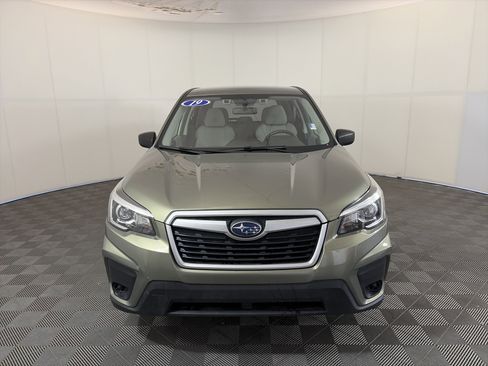 Used 2019 Subaru Forester image 2