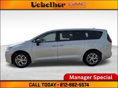 Used 2024 Chrysler Pacifica Limited FWD image 18