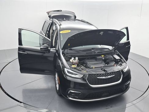 Used 2022 Chrysler Pacifica Touring-L FWD image 59