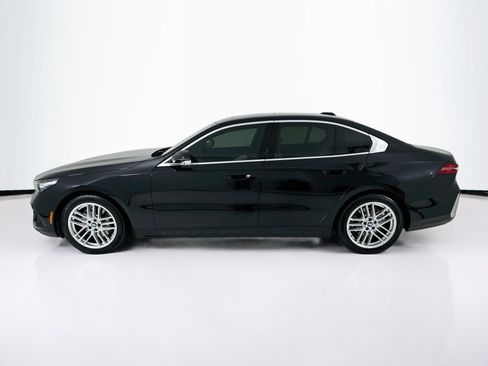 Used 2025 BMW 530i w/ Premium Package RWD image 5