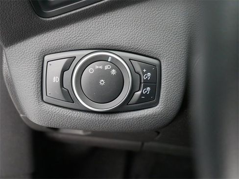 Used 2015 Ford C-MAX SEL w/ Equipment Group 302A image 17