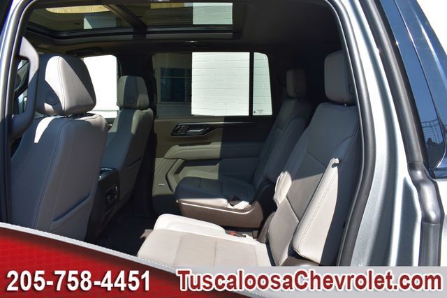 Used 2025 Chevrolet Suburban Z71 w/ Comfort Package AWD/4WD image 28