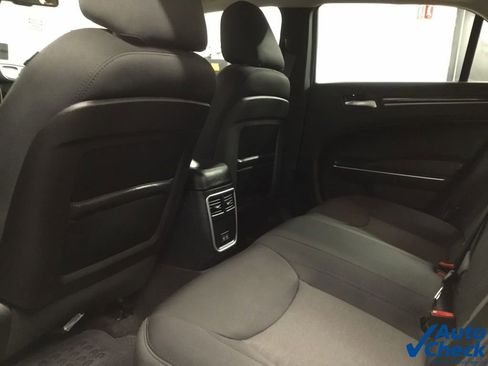 Used 2018 Chrysler 300 Touring w/ Sport Appearance Package image 27