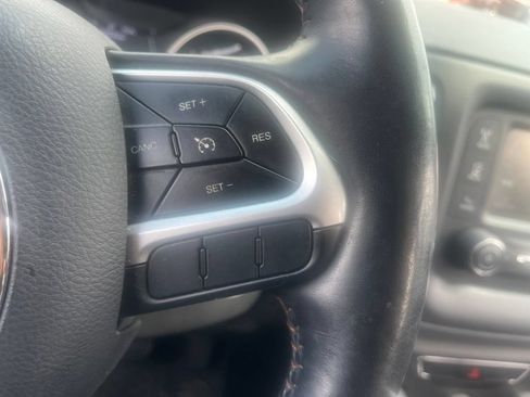 Used 2018 Jeep Compass Latitude w/ Cold Weather Group AWD/4WD image 16
