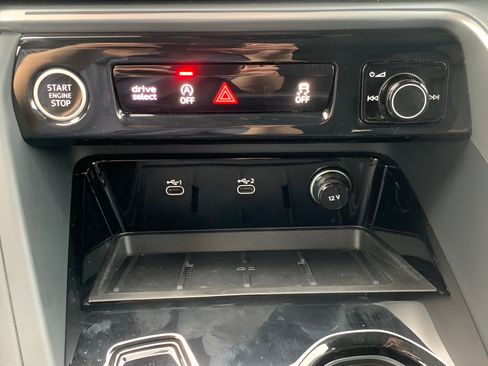 Certified 2025 Audi Q5 Premium Plus AWD/4WD image 33