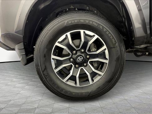 Used 2022 Toyota Tacoma TRD Sport image 35