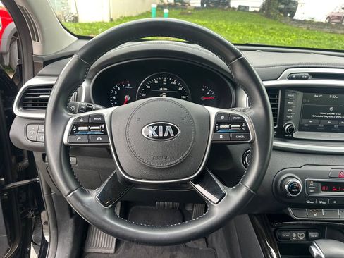 Used 2019 Kia Sorento EX AWD/4WD image 13