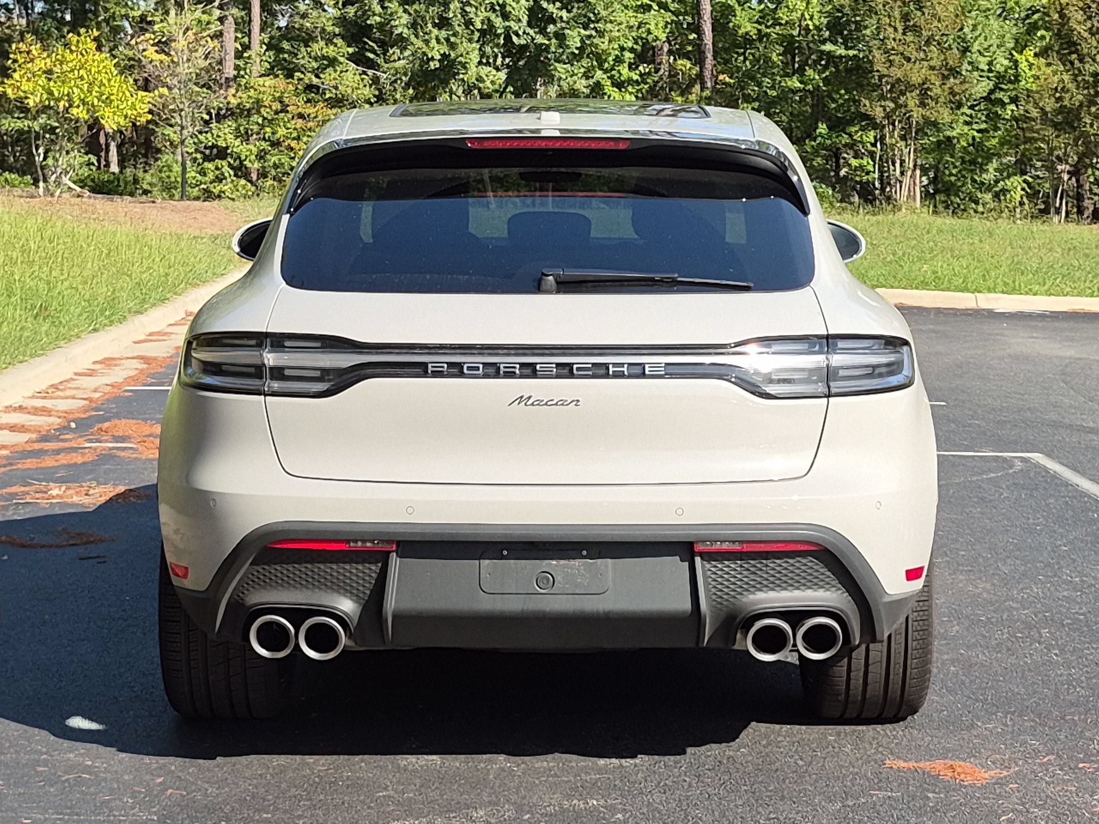 Certified 2026 Porsche Macan AWD/4WD image 22