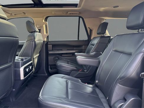 Used 2024 Ford Expedition Max XLT image 10