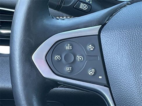 Used 2021 Chevrolet Traverse LT image 13