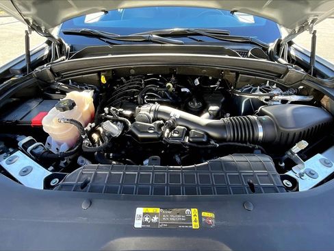 Used 2023 Jeep Grand Cherokee L Laredo image 35