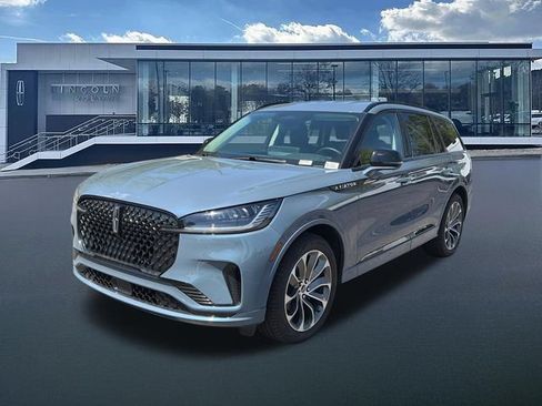 New 2026 Lincoln Aviator AWD w/ Jet Appearance Package image 3
