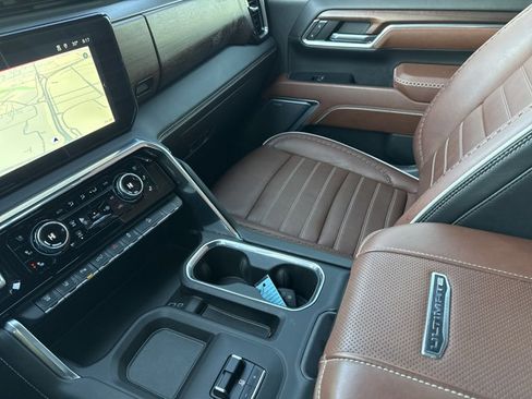 Used 2024 GMC Sierra 3500 Denali Ultimate image 27