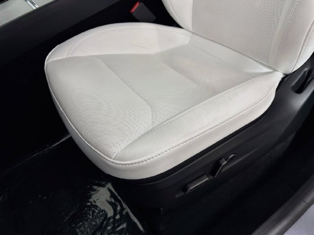 Used 2026 Tesla Model Y Long Range AWD/4WD image 17