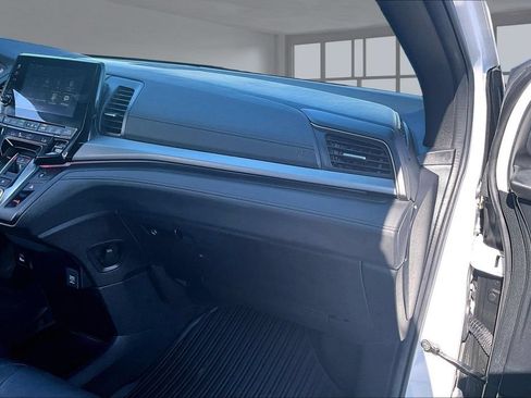 Used 2024 Honda Odyssey Sport image 17