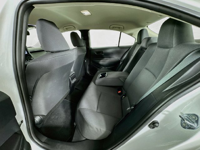Used 2025 Toyota Corolla LE FWD image 27