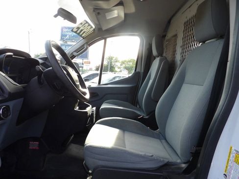 Used 2015 Ford Transit 250 130 Low Roof w/ Exterior Upgrade Package RWD image 9
