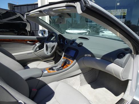 Used 2009 Mercedes-Benz SL 550 image 12