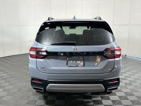 Used 2024 Honda Pilot Elite image 4