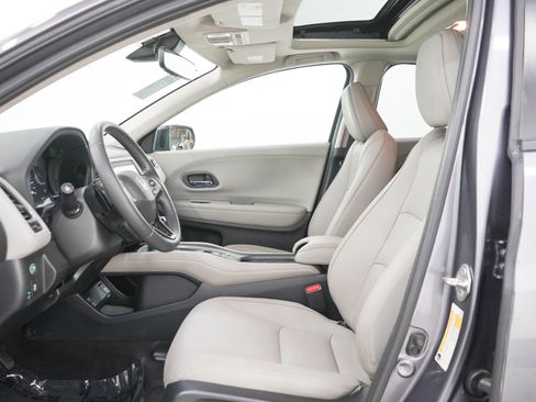 Used 2019 Honda HR-V Touring image 21