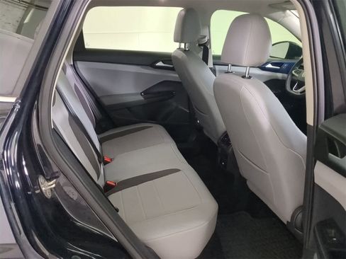 Certified 2023 Volkswagen Taos SE image 20