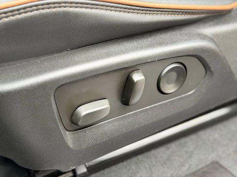 Used 2023 GMC Canyon AT4 w/ AT4 Premium Package image 15