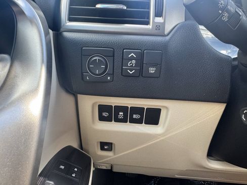 Used 2020 Lexus GX 460 Premium w/ Premium Package AWD/4WD image 23