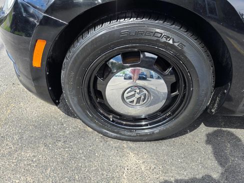 Used 2014 Volkswagen Beetle 2.5 image 18