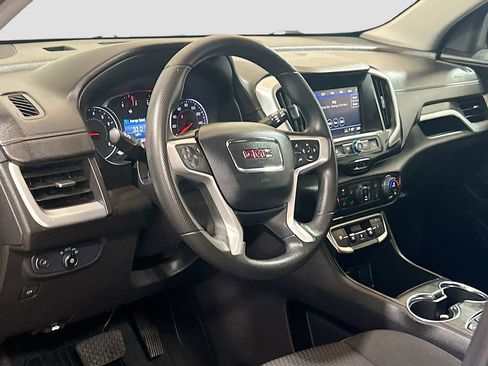 Used 2024 GMC Terrain SLE w/ Driver Convenience Package FWD image 7