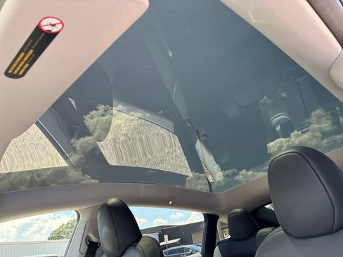 Used 2023 Tesla Model Y Long Range AWD/4WD image 17