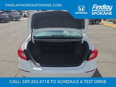 Used 2019 Honda Accord Touring image 11