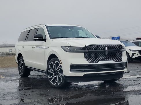 New 2026 Lincoln Navigator Reserve image 1