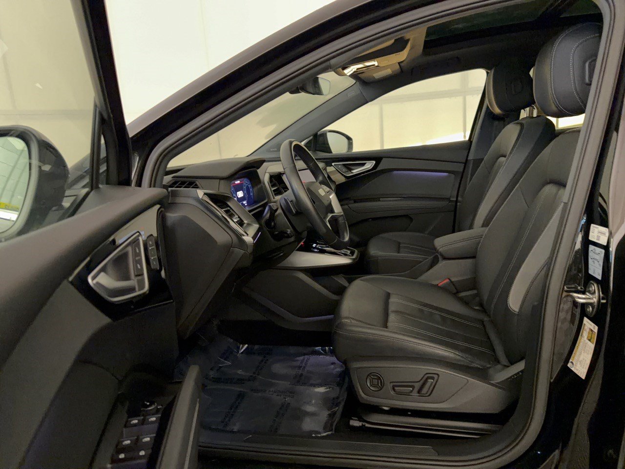 Used 2023 Audi Q4 e-tron Premium Plus RWD image 5