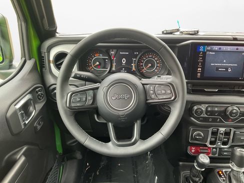 Used 2025 Jeep Wrangler Unlimited Sport AWD/4WD image 12