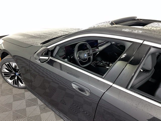 Used 2025 BMW i5 xDrive40 w/ Premium Package AWD/4WD image 52