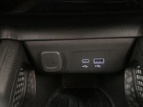 Used 2024 Chevrolet TrailBlazer LT w/ LT Cold Weather Package AWD/4WD image 15