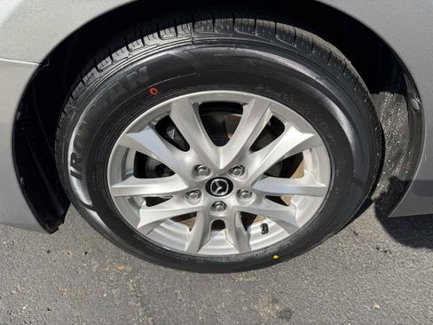 Used 2016 MAZDA MAZDA3 i Touring w/ Popular Equipment Package FWD image 10