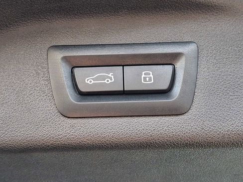 Certified 2025 BMW X7 xDrive40i w/ Premium Package image 29