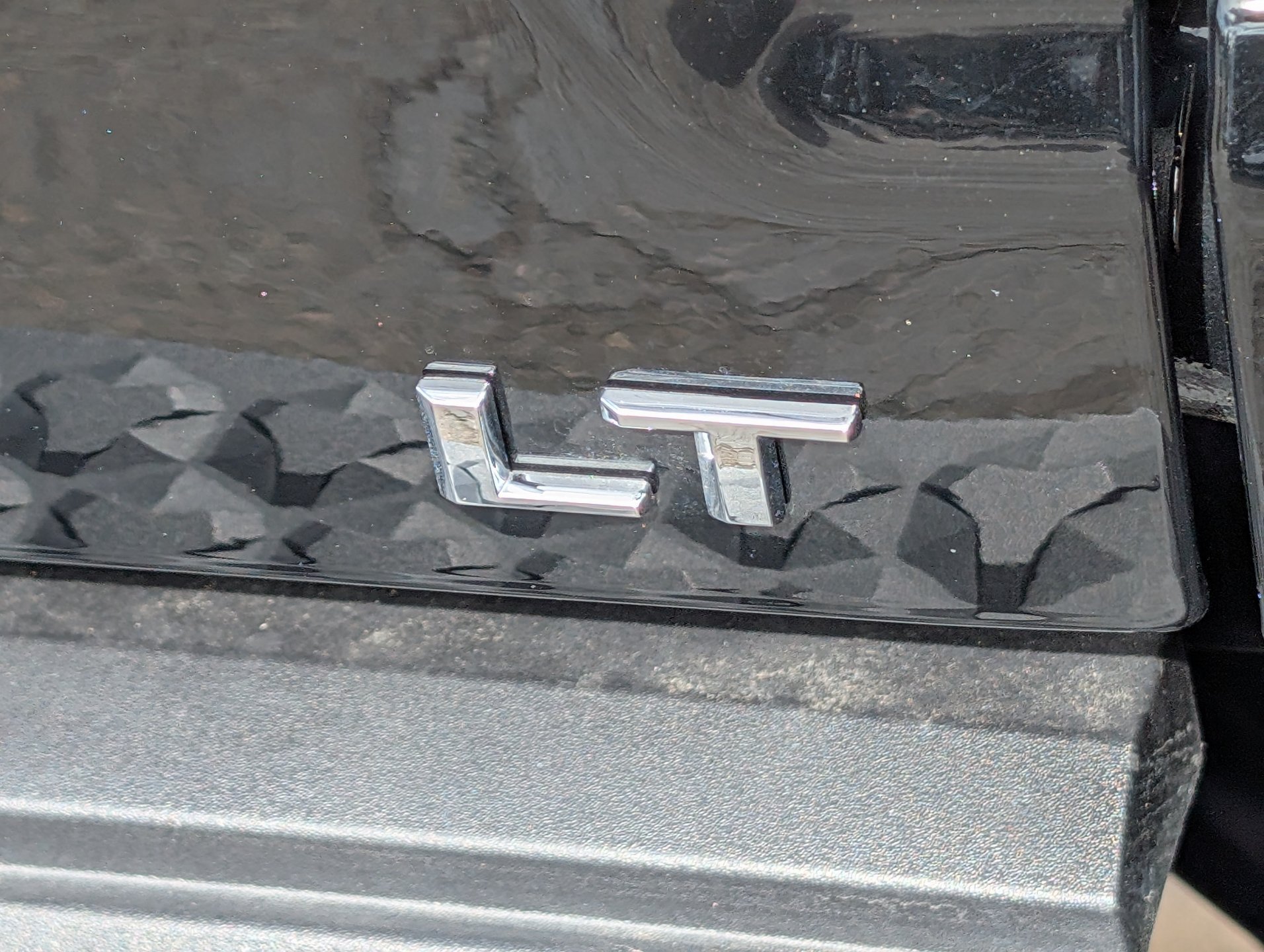 Used 2024 Chevrolet Colorado LT w/ LT Convenience Package III RWD image 11