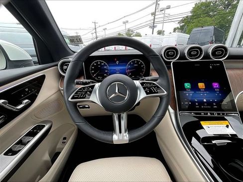 Used 2026 Mercedes-Benz GLC 300 4MATIC image 10